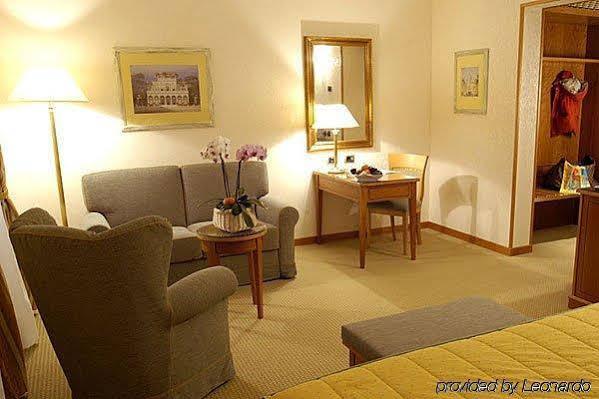 Hotel Excelsior Magenta Bagian luar foto