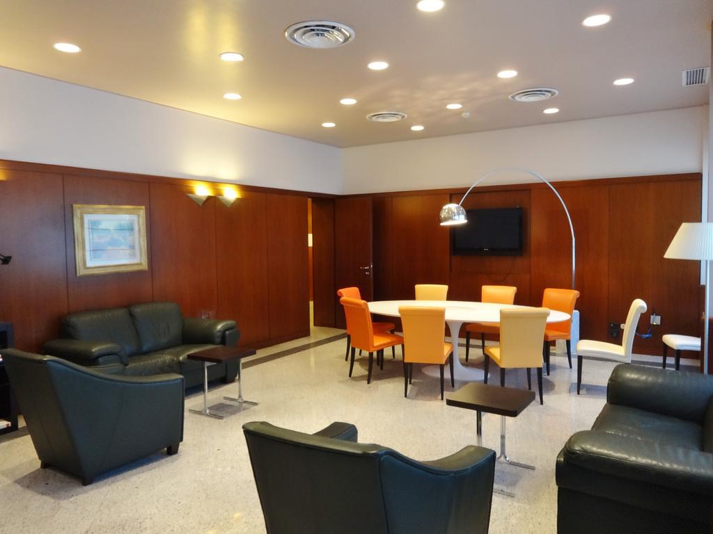 Hotel Excelsior Magenta Bagian luar foto