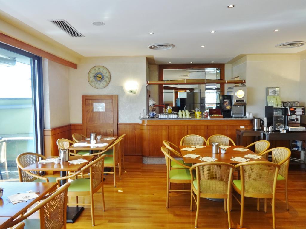 Hotel Excelsior Magenta Bagian luar foto