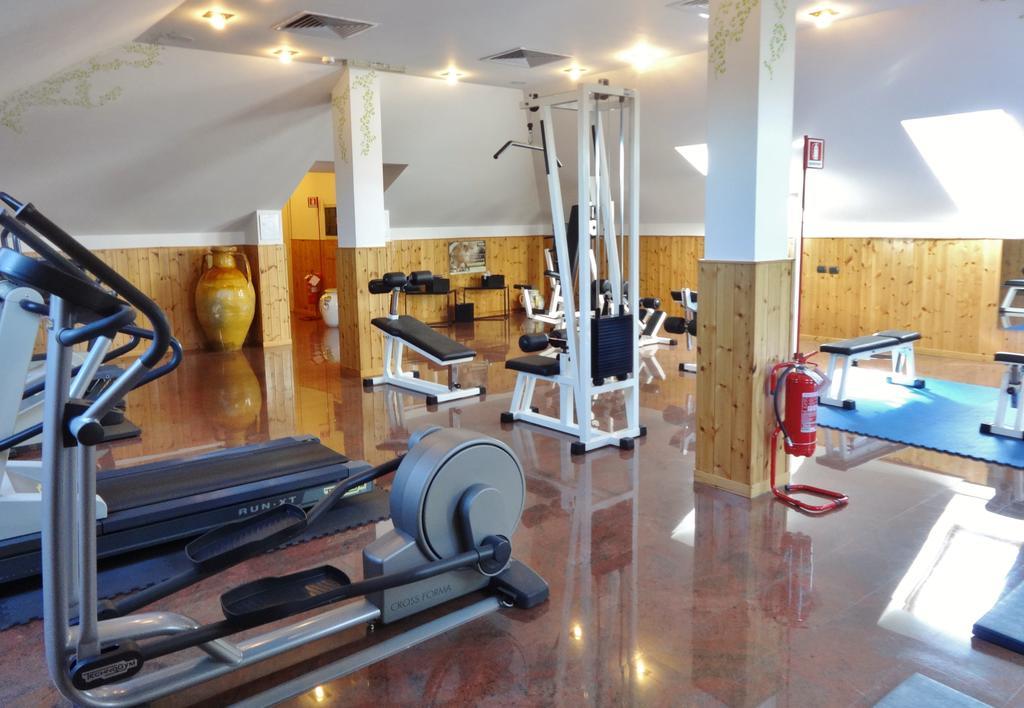 Hotel Excelsior Magenta Bagian luar foto